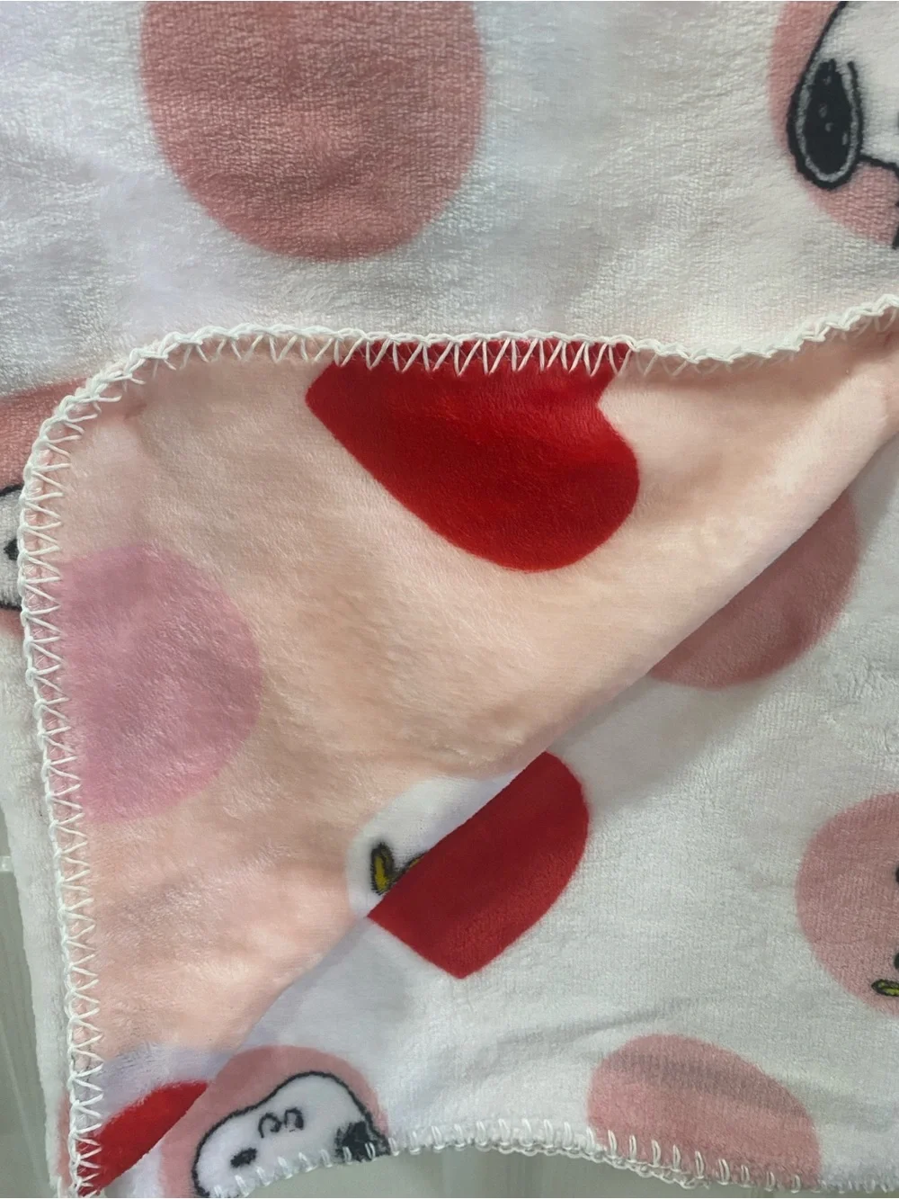 NWT PEANUTS Pink Red Heart Snoopy  Plush Soft VelvetLoft Throw Blanket Valentine